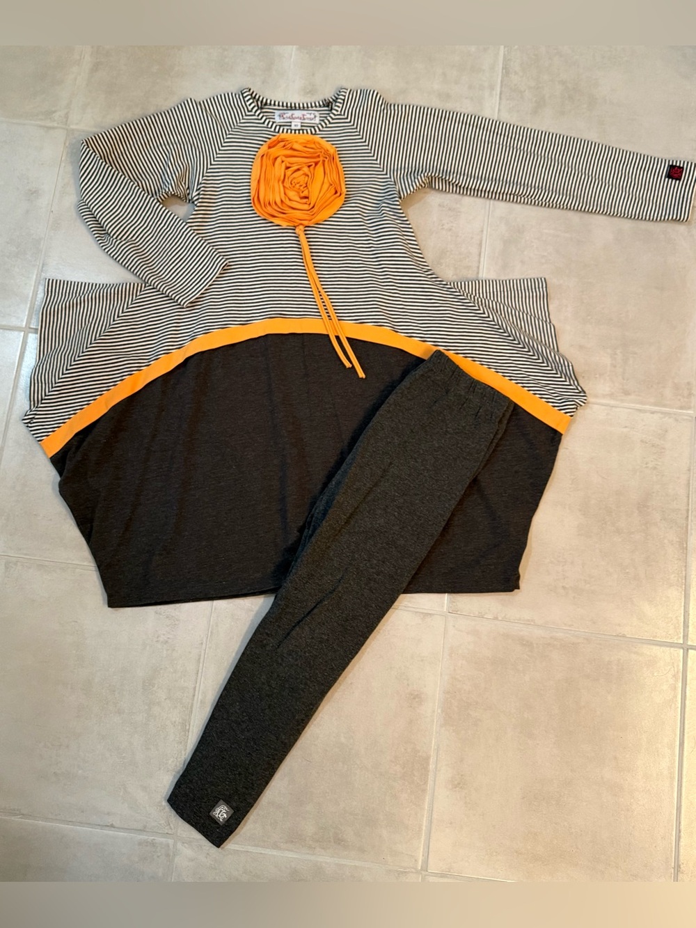 KidCuteTure Sz 10 Charcoal White Orange Dress & Capris